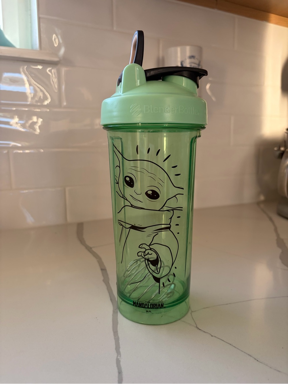 Star Wars mandalorian grogu blender bottle